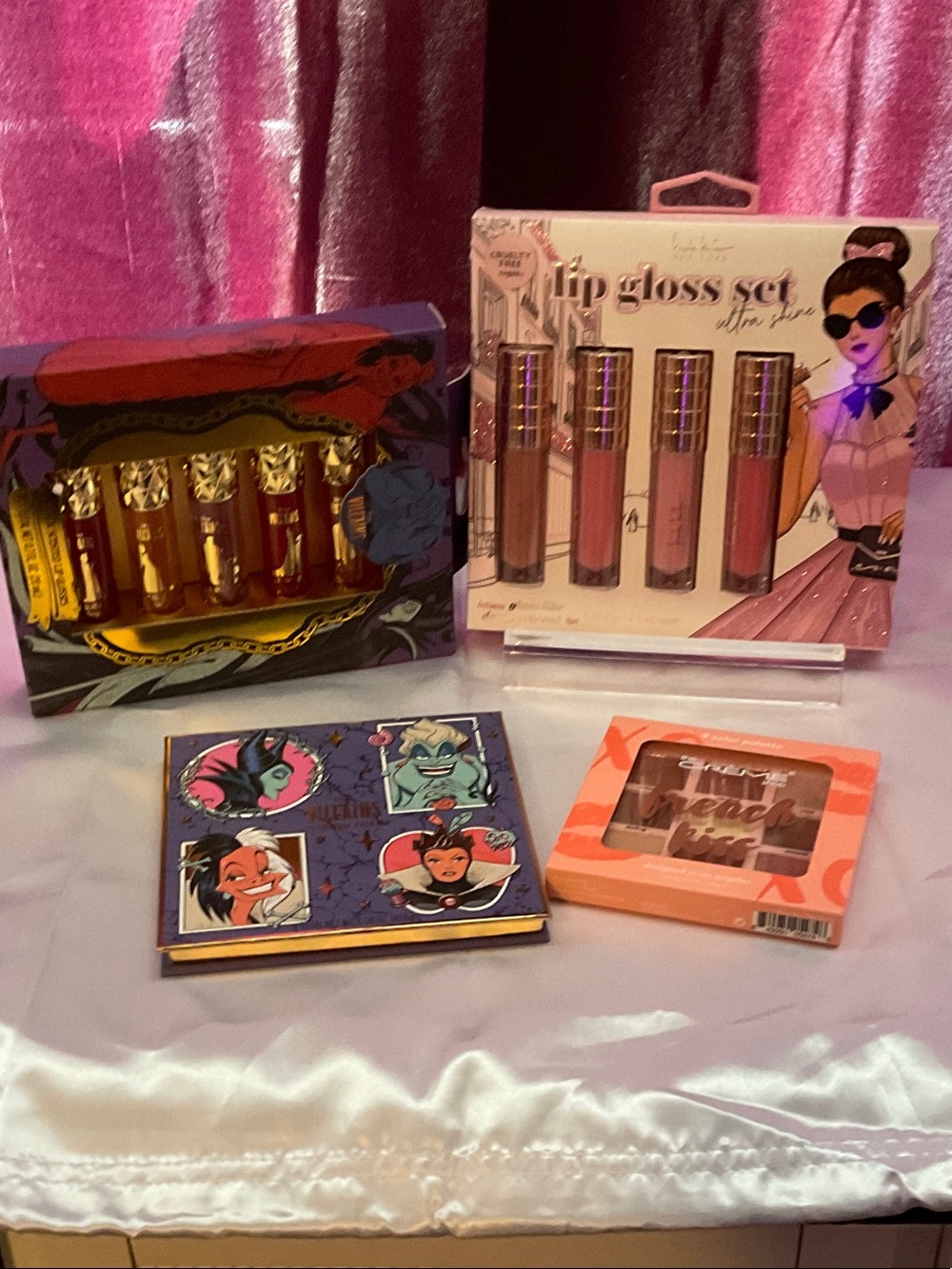 2 Lip Gloss Set - and 2 eye shadow set